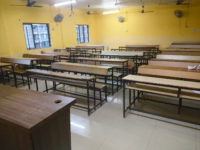 RCC Institute Of Information Technology Classroom photo 2